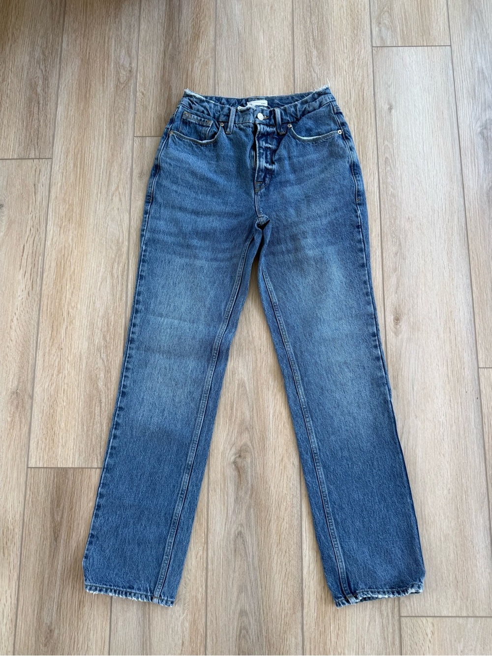 Good American Medium Wash Straight-Leg Jeans